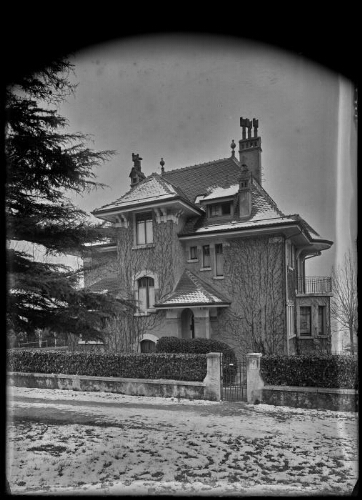 Affaire Schmidt, Ida, prévenue d’infanticide. Villa Beauregard (G. Carpentiero) (Photographie)